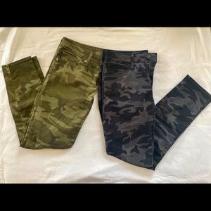 2 pair Levi’s 711 Skinny ankle camo jeans